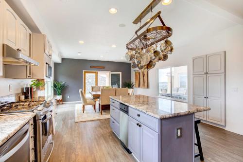 Mountaintop Ramona Home: Private Pool, Near Lake! in Poway