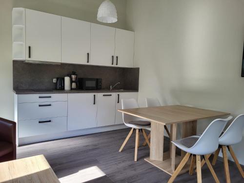 Ferienwohnung Bad Doberan - mit Garten und Terrasse - 2023 neu renoviert in Bad Doberan, Deutschland