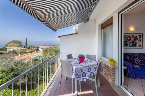 Apartment - Split Level image 2