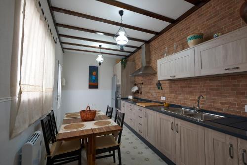 virtuve, Casa Rural El viejo Olivo in Medina de las Torres