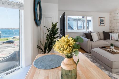 CbytheSea - Ocean View Penthouse in Gloucester, USA