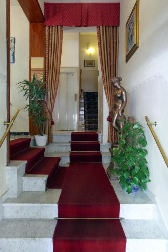 Hotel Bologna – Florence, IA