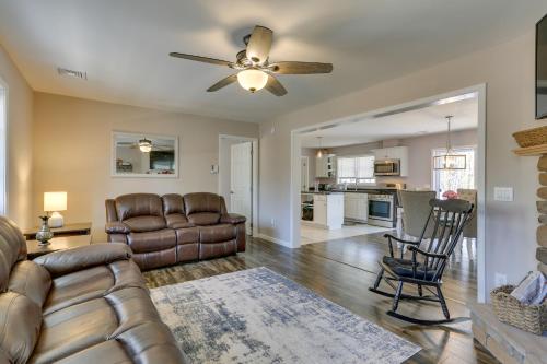 Poconos Vacation Rental Near Lake Wallenpaupack! in Lake Ariel, USA
