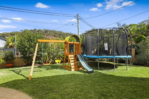 Parque infantil, Heated Pool, Beach Side Entetainer, Sleeps 18 in Umina Beach
