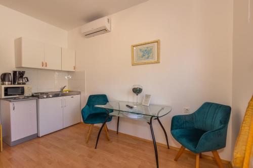 Matic Apartments - image 28