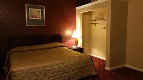 Executive Inn and Suites Waxahachie