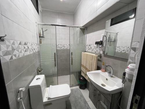 Bathroom, Mahfouz Suite - Ajloun's downtown in Ajloun