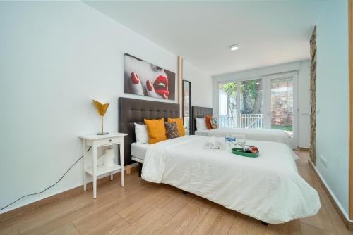 A CASACAFÉ Madrid Pozuelo Estación Private Rooms (A CASACAFE Madrid Pozuelo Estacion Private Rooms) in بزول د الركن