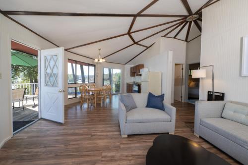 Depe Dene Lakeside Resort