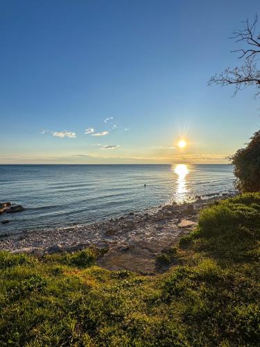 Közeli látványosságok, The BLACK HOUSE - Modern holiday home with garden,1500m from beach in Babici