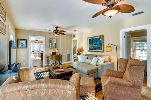Lakefront Tavares Home with Deck, Patio and Dock! in Tavares, USA