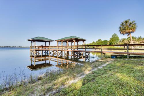 Lakefront Tavares Cabin with Deck, Patio and Dock!