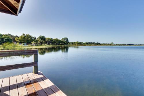 Lakefront Tavares Cabin with Deck, Patio and Dock!