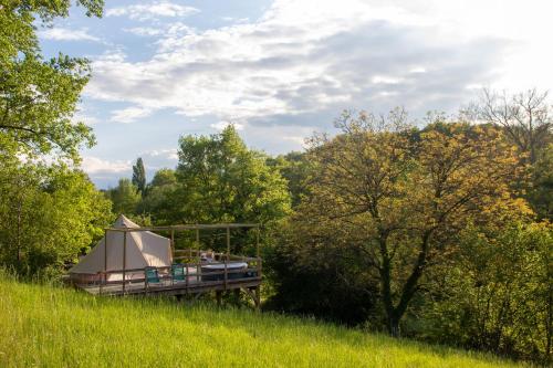Tente avec jazucci gîte à louer Les Planes