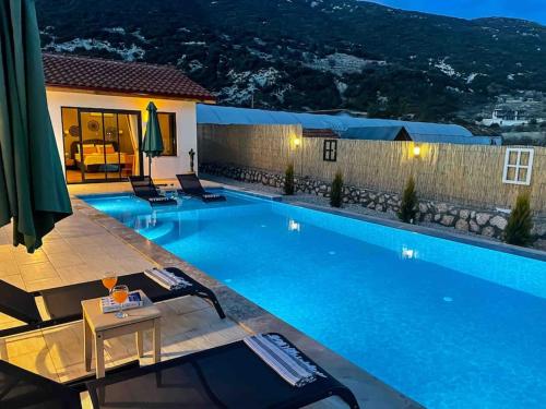 Kalkan Sarıbelen’de 2+1 Müstakil Villa