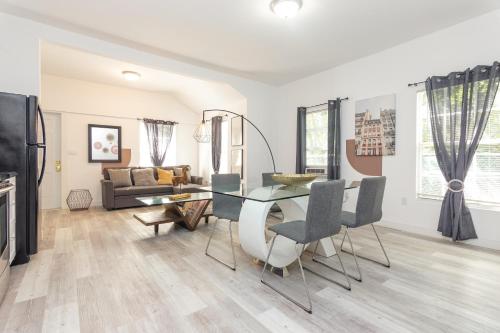 Home Midtown Miami - Wynwood area with backyard - Art District near to Beach in Miami, USA