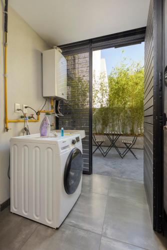 Harmonious 3BR with Private Terrace in Polanco image 1