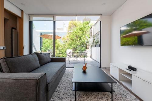 Urban 3BR Duplex with terrace in Polanco image 1