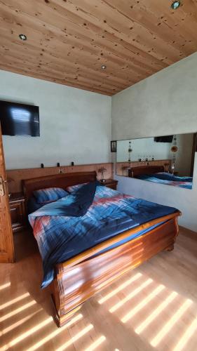  Chez Pewee, beau duplex en ville, parc privé in Martigny-Ville