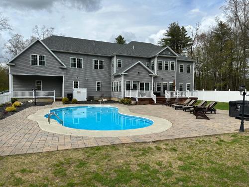 9 Bedroom Saratoga Home With In-Ground Heated Pool, HotTub, Firepit, Gourmet Kitchen, Private Office Space On 10 Acres thumb 3