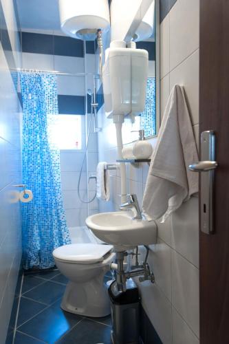 Rooms & Apartments 72 5