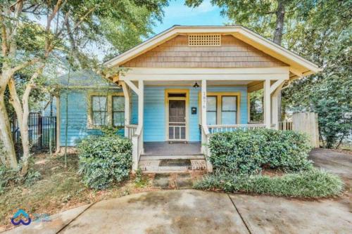 Cozy Bungalow mins away from Candler park & Emory