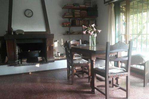 Iekārtas, casa en las sierras piscina y rio cerca in Unquillo