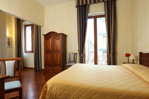 Hotel Bologna – Florence, IA