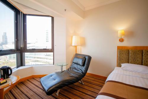 room detail thumbnail 1