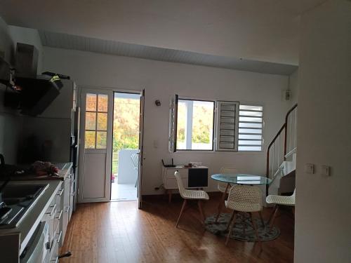 keuken, Rêves de rivière- fonctionnel et bien placé (Reves de riviere- fonctionnel et bien place) in Le Carbet