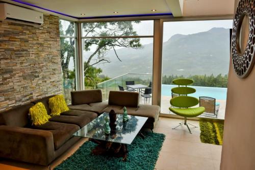 Casa Moderna con Piscina Climatizada Altos del María (Casa Moderna con Piscina Climatizada Altos del Maria) in La Laguna
