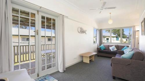 Beachhouse Barrenjoey - Ettalong Beach