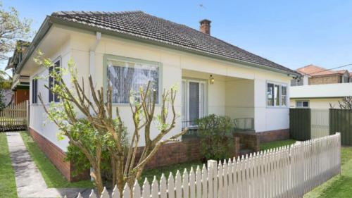 Beachhouse Barrenjoey - Ettalong Beach