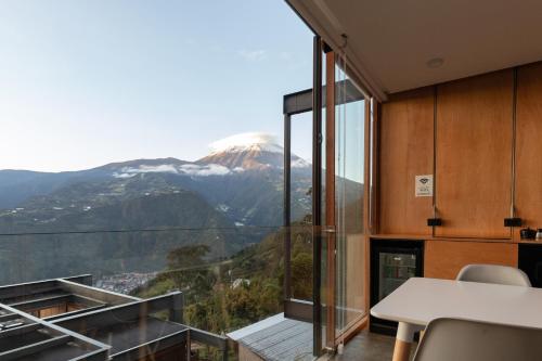 Deluxe volcan Primeras suites colgantes del mundo in Lligua