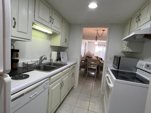 Spacious, cozy villa w/parking in Coligny Villas thumb 3