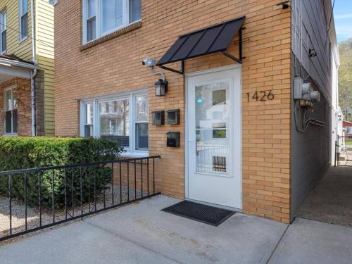 Bright, Quiet and Modern 1Bdr Apartment in Millvale, Lawrenceville