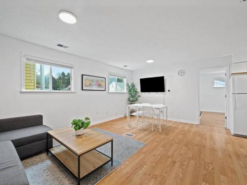 Bright, Quiet and Modern 1Bdr Apartment in Millvale, Lawrenceville detail