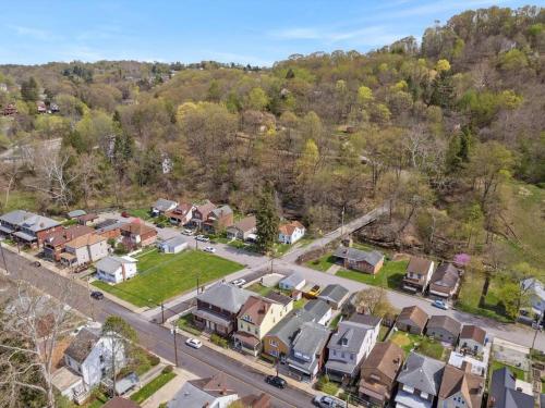 Bright, Quiet and Modern 1Bdr Apartment in Millvale, Lawrenceville