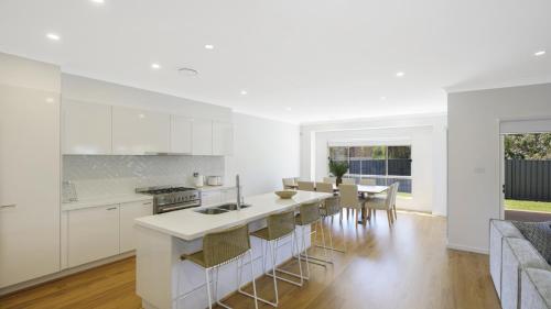 Instalaciones, Ocean Breeze - Umina Beach in Umina Beach