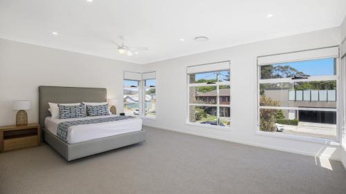 Instalaciones, Ocean Breeze - Umina Beach in Umina Beach