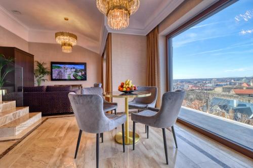 Szeredi Residence 1