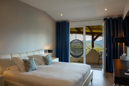SWIM LODGE HOTEL - image 4