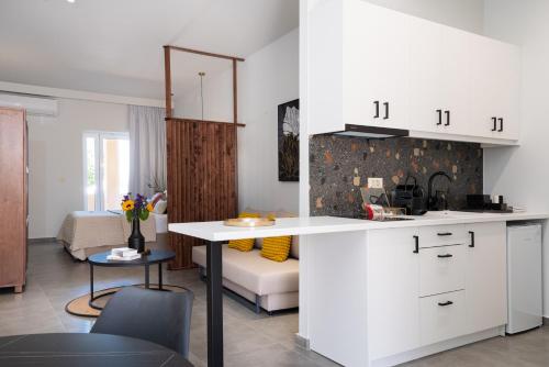 Meliora Suites - Κερά