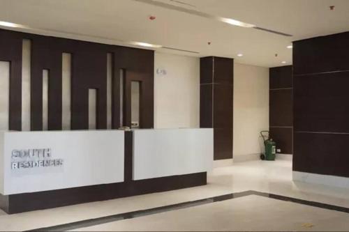 Vestíbul, Apartament de 50 m2 amb 2 habitació i 2 bany privat a Sta. Mesa / Paco (The Journeyman Suite at The Covent Garden) in Sta. Mesa / Paco