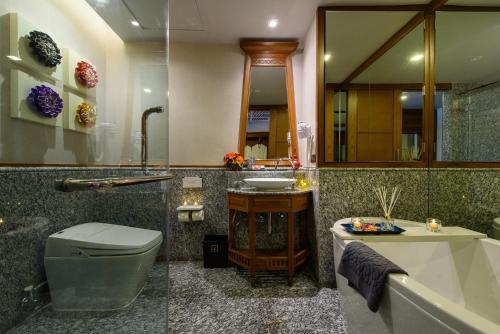 room detail thumbnail 2