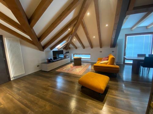  DolomitiBel Loft in Ponte nellʼAlpi