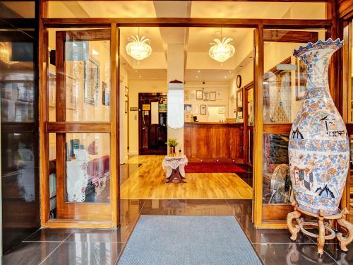 The Waverley Hotel - image 11