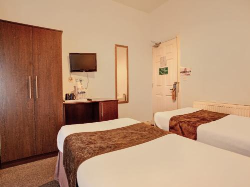 The Waverley Hotel - image 12
