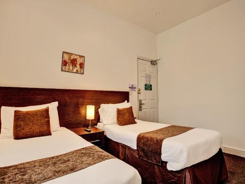 The Waverley Hotel - image 3