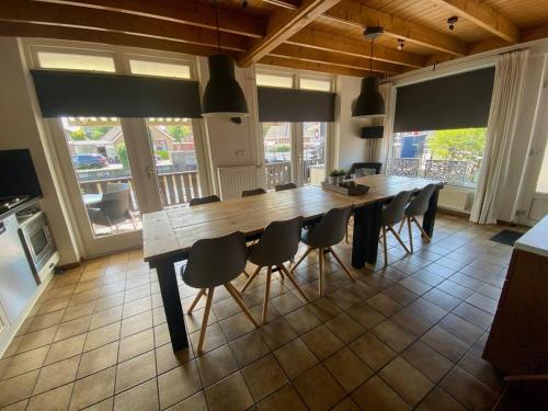  Unique Holiday Home with Terrace Barbecue Garden Furniture in Delfstrahuizen